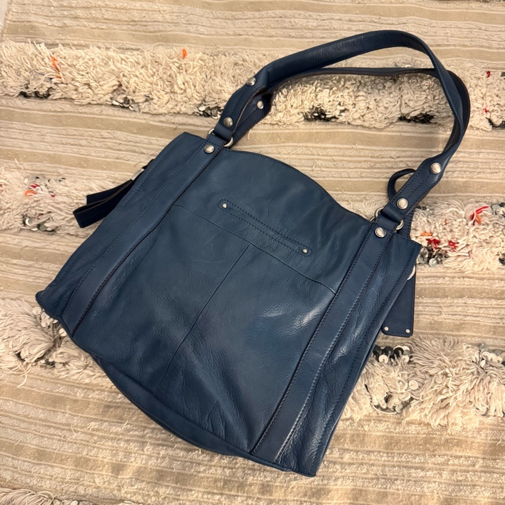 B. Makowsky Blue Leather Purse - Picture 2 of 14